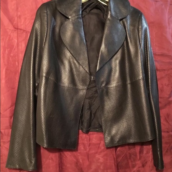 Authentic Akris Perforated Lambskin Crip Jacket 12 - Picture 3 of 6